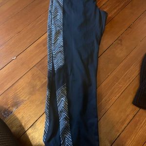 Hollister leggings w/ chevron dotted print Size L
